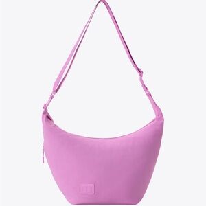 Beis crescent catchall in Berry shoulder / crossbody bag